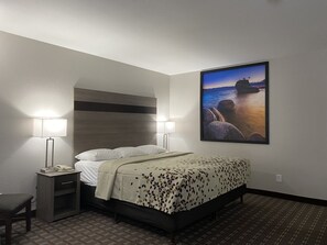 Habitación estándar, 1 cama de matrimonio grande | Escritorio, wifi gratis, ropa de cama