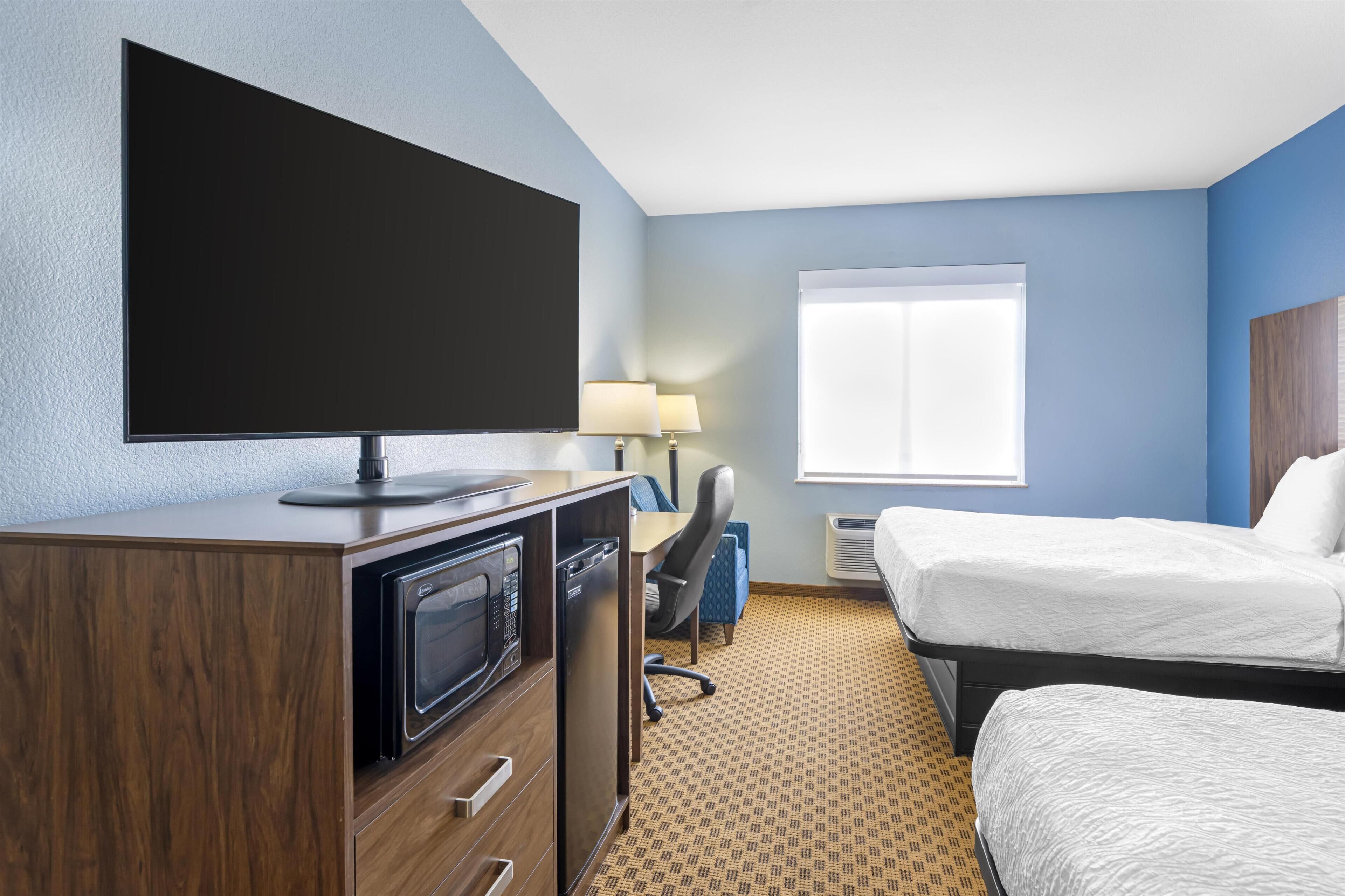 Standard Room, Multiple Beds, Accessible, Refrigerator & Microwave | Desk, laptop workspace, iron/ironing board, free WiFi
