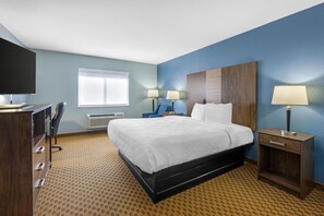 Desk, laptop workspace, iron/ironing board, free WiFi - Best Western South Plains Inn & Suites (Levelland)