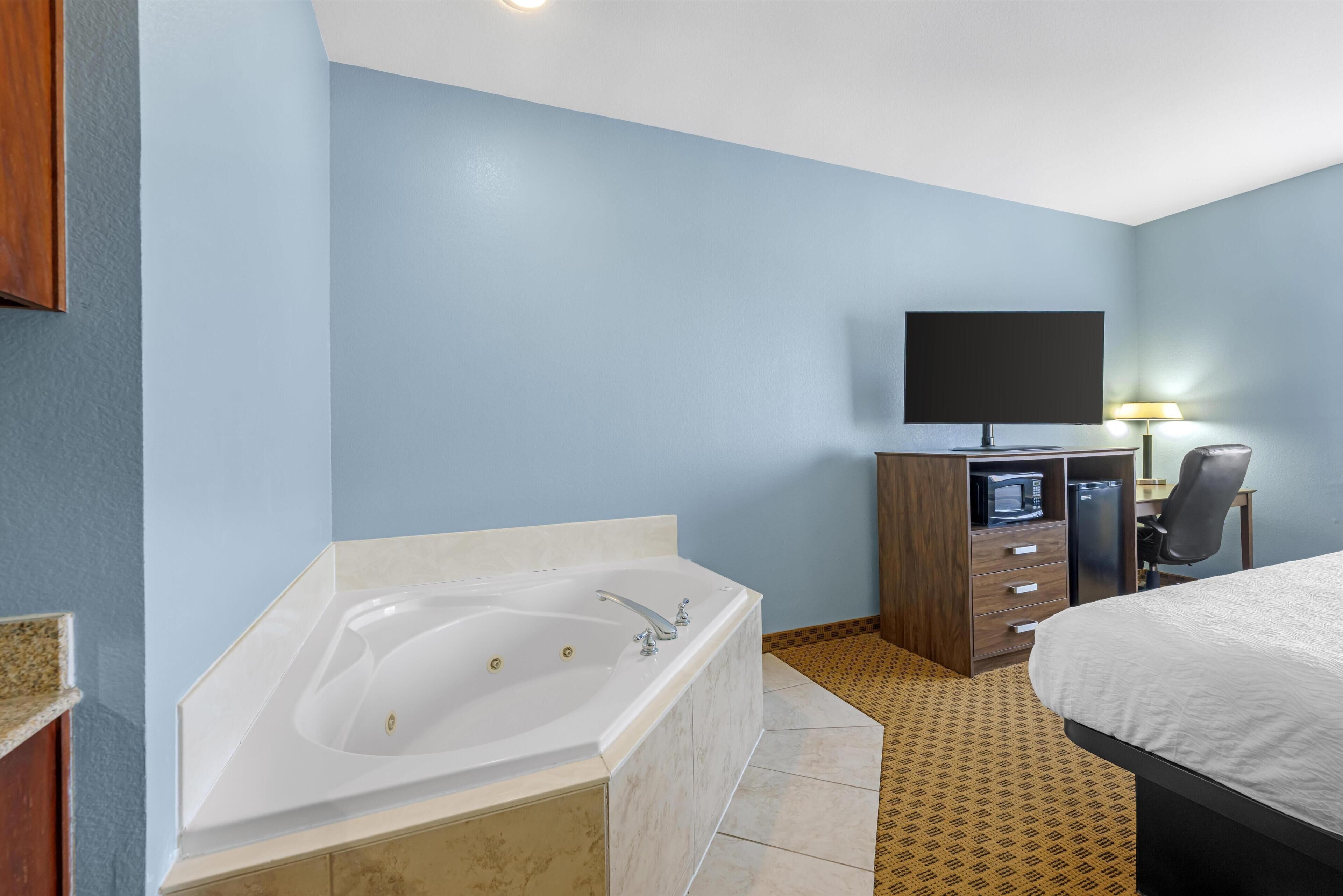 Desk, laptop workspace, iron/ironing board, free WiFi