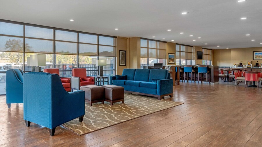 佩尔罕胡佛 I-65 凯富全套房酒店