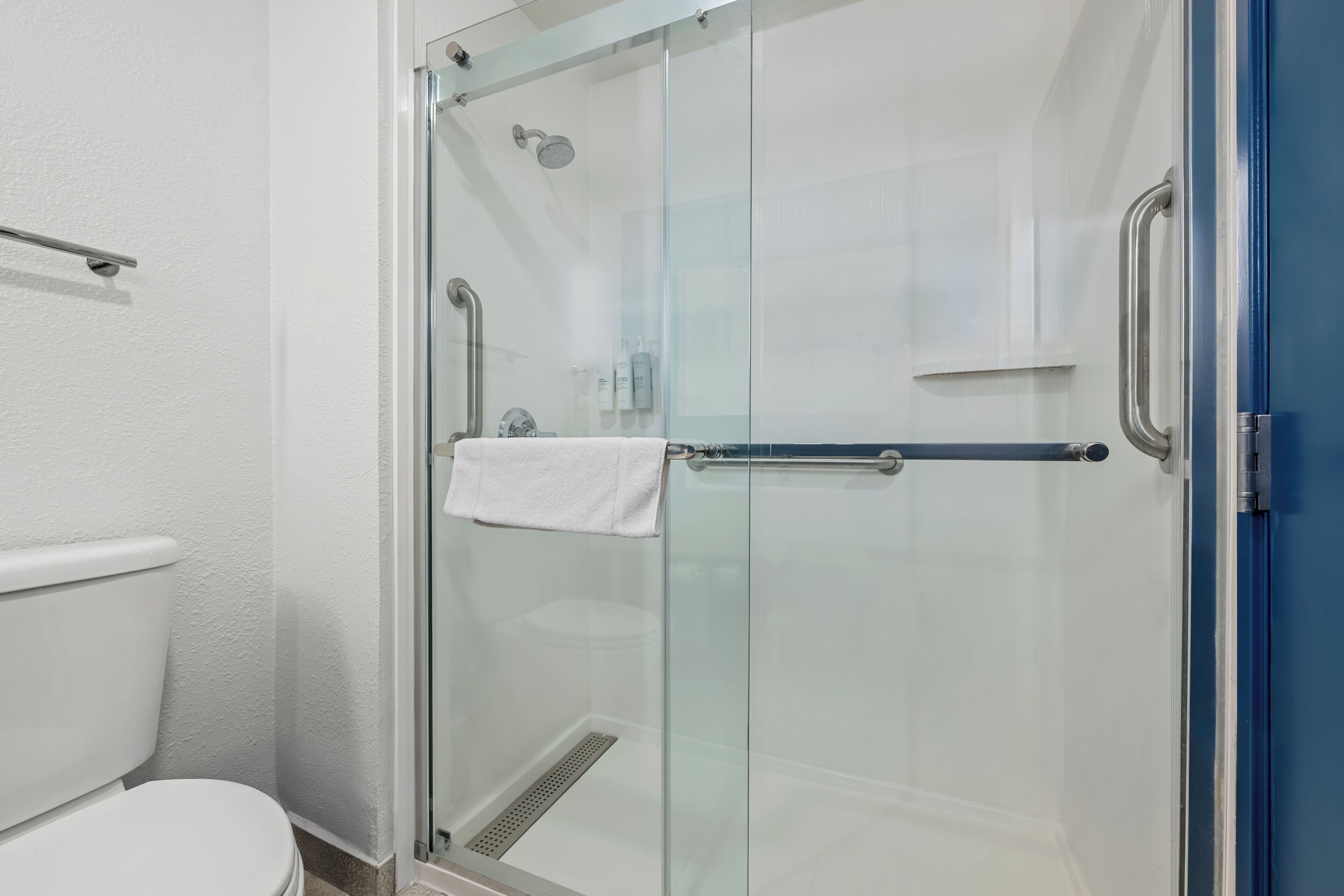 免费洗浴用品、吹风机、毛巾