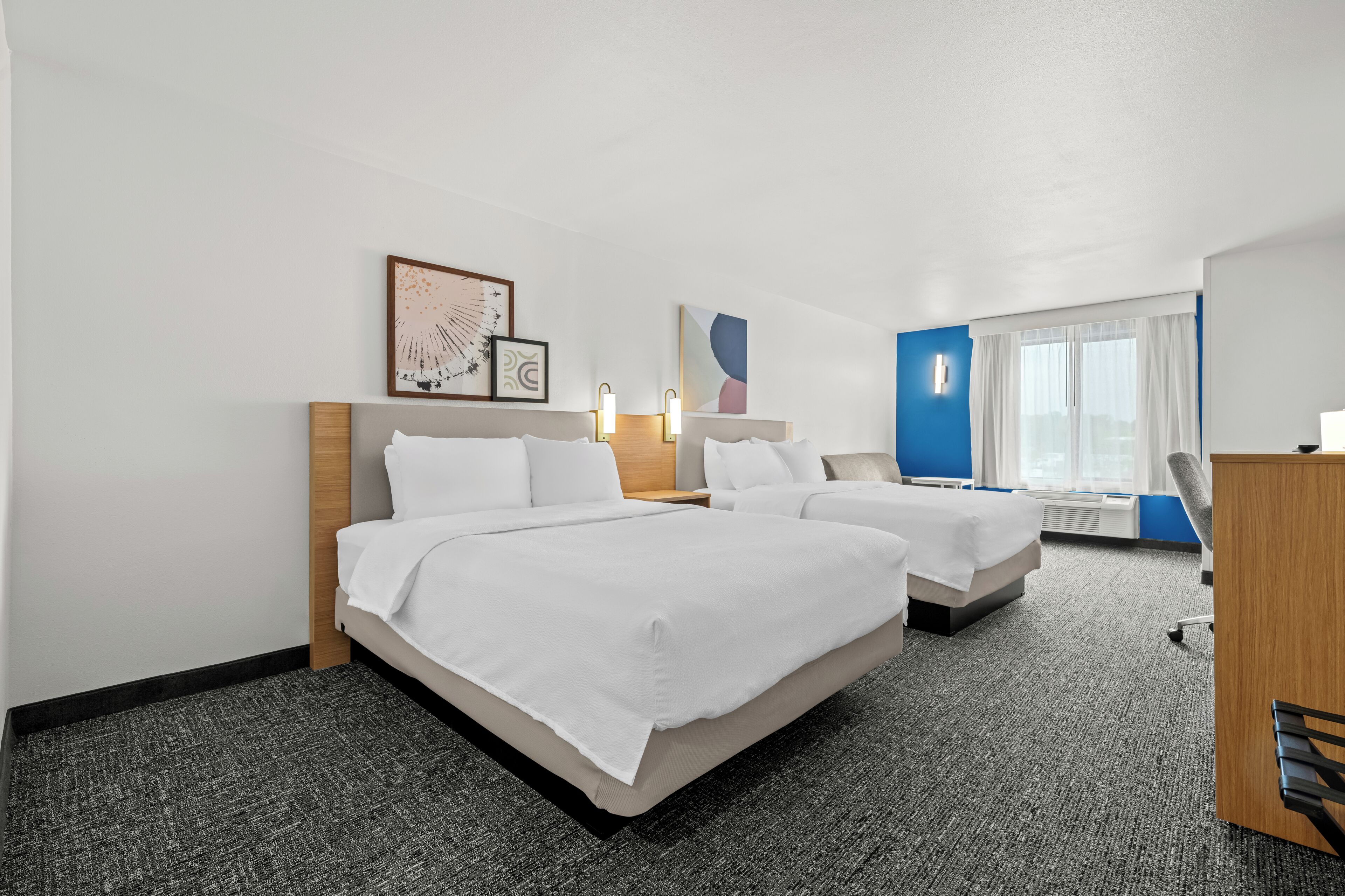 客房, 2 张大床 | 1 多间卧室、办公桌、遮光窗帘、熨  斗/熨衣板