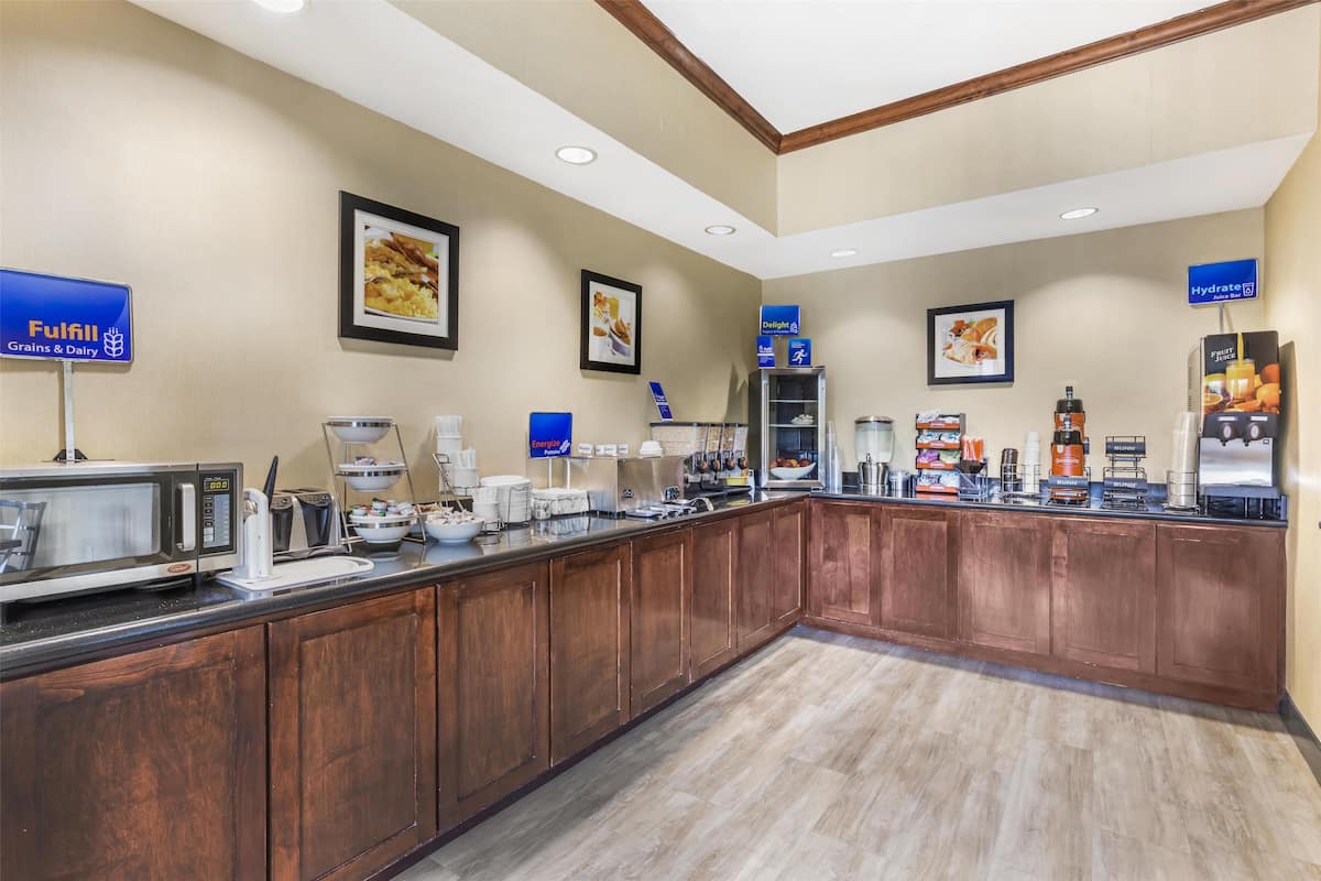 free daily continental breakfast