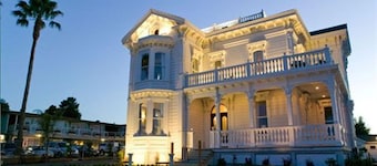 West Cliff Inn - A Four Sisters Inn