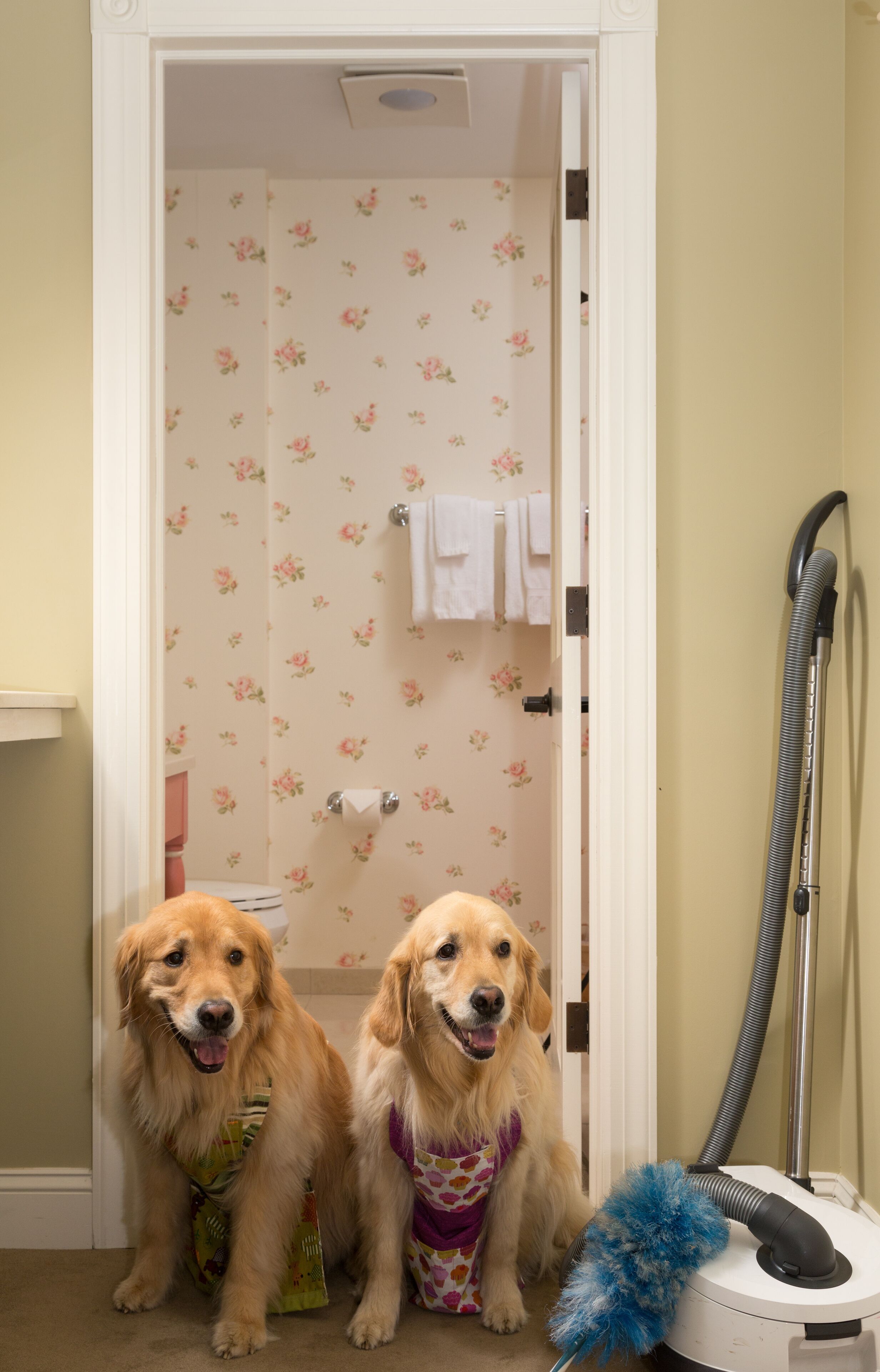 standard room, 2 queen beds, fireplace | bathroom | free toiletries, hair dryer, towels