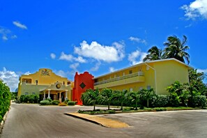Garden - Tropical Winds Apartment Hotel (Long Bay)