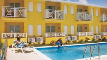 Piscine extérieure