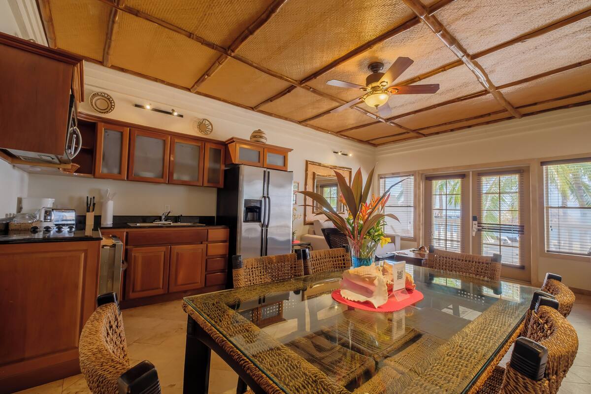 1 bedroom, egyptian cotton sheets, premium bedding, down duvets