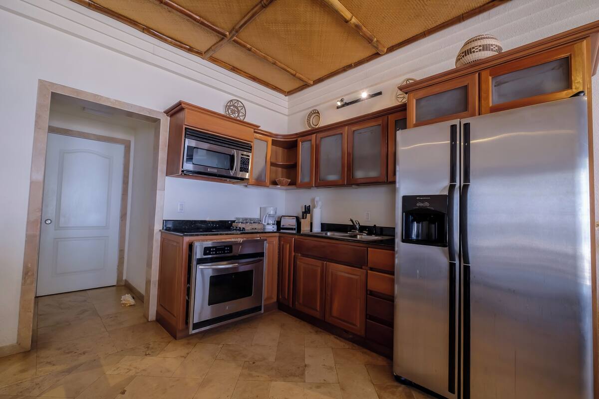 1 bedroom, egyptian cotton sheets, premium bedding, down duvets