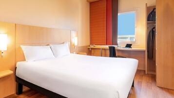 In-room safe, iron/ironing board, free WiFi, bed sheets