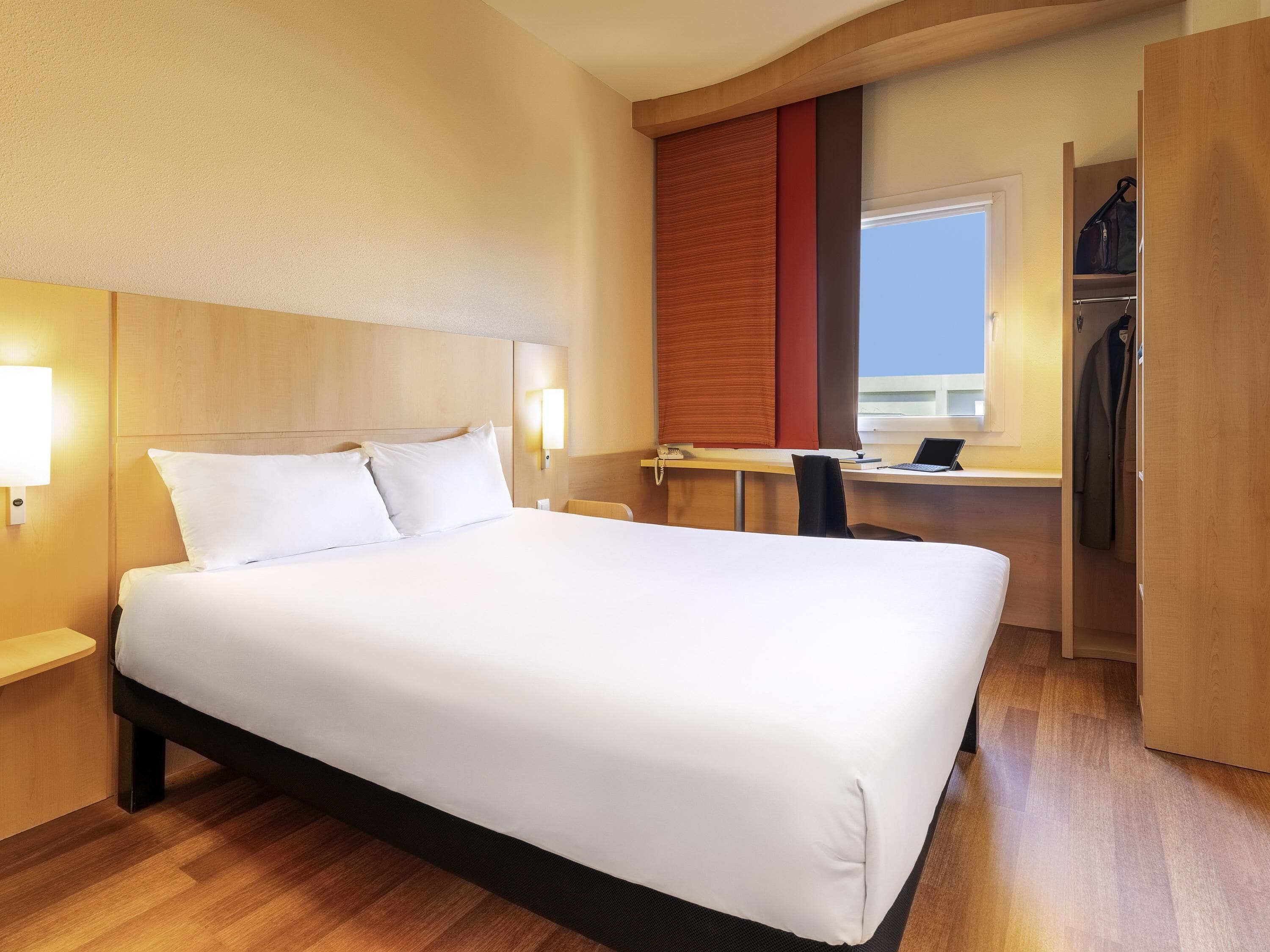 In-room safe, iron/ironing board, free WiFi, bed sheets