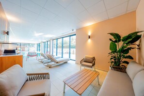 Espace de soins pour les couples, sauna, bain à remous, hammam