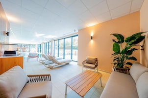 Salas de tratamientos para parejas, sauna, bañera de hidromasaje