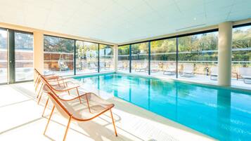 Espace de soins pour les couples, sauna, bain Ă remous, hammam