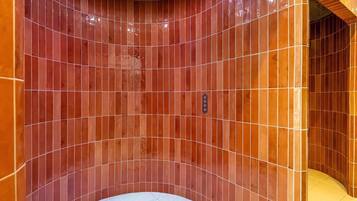 Couples treatment rooms, sauna, hot tub, steam room, hot stone massages