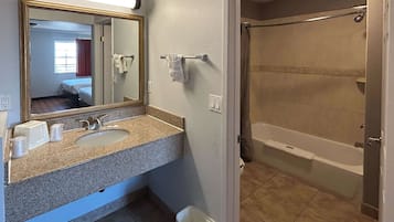 Shower, free toiletries, towels