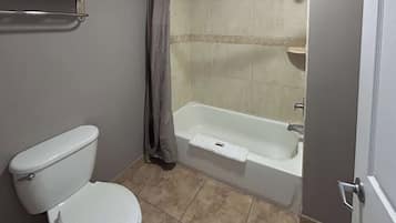 Shower, free toiletries, towels