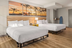 In-room safe, desk, laptop workspace, blackout drapes - Days Inn & Suites by Wyndham Artesia (Artesia)