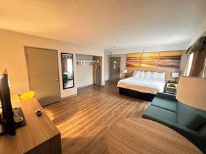 Studio Suite, 1 King Bed, Non Smoking | In-room safe, desk, laptop workspace, blackout curtains - Days Inn & Suites by Wyndham Artesia (Artesia)