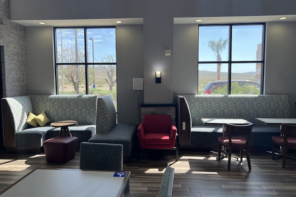 Café da manhã com buffet grátis todos os dias