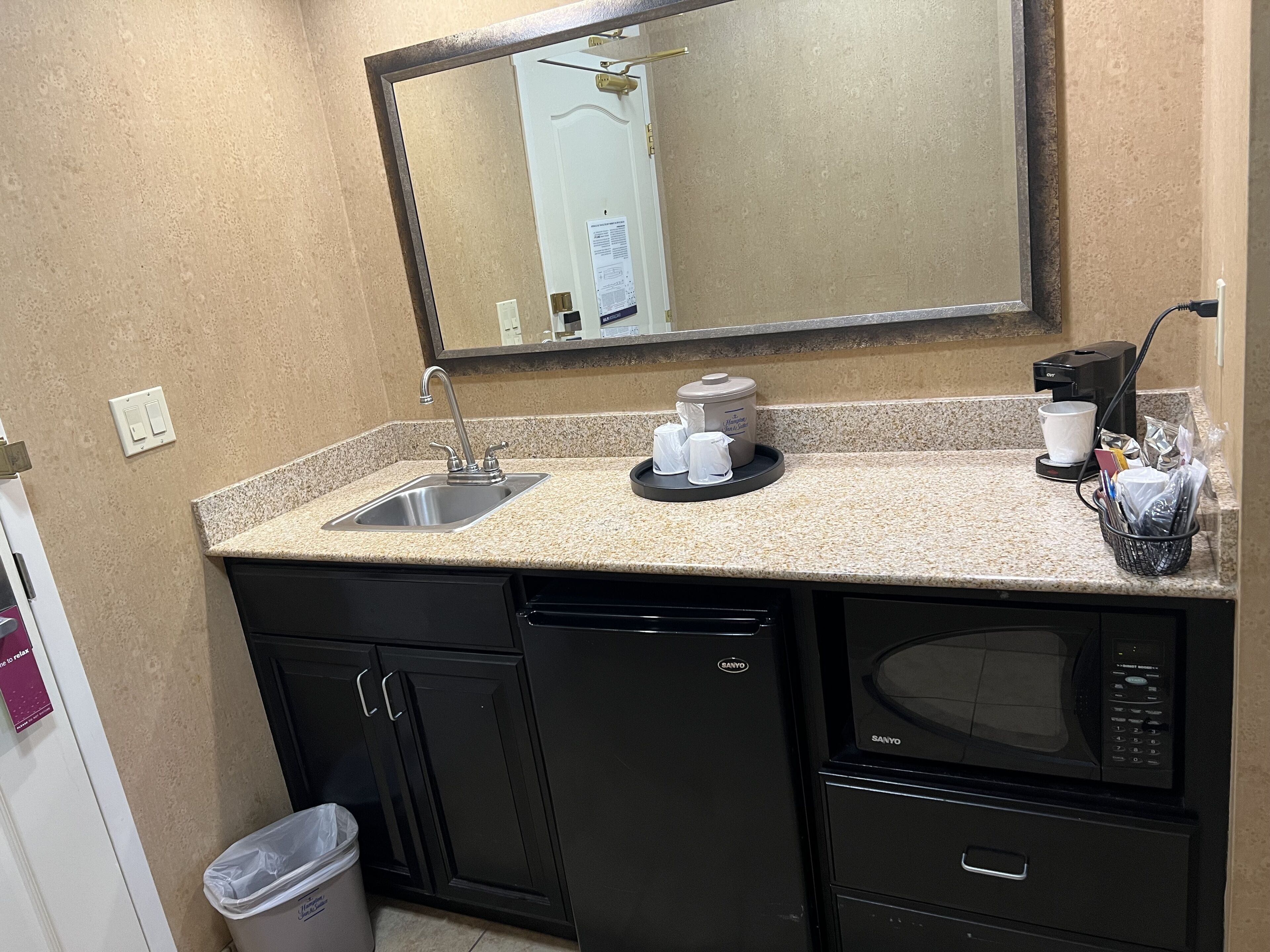 kingstudio whirlpool | bathroom | combined shower/bathtub, free toiletries, hair dryer, towels