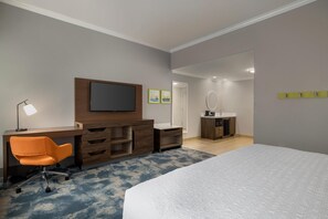 Suite, 1 King Bed, Accessible, Non Smoking | Premium bedding, desk, iron/ironing board, free cribs/infant beds - Hampton Inn & Suites Galveston (Galveston)
