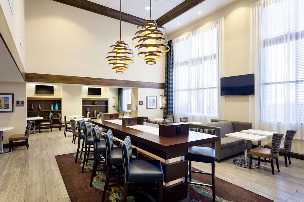 Hampton Inn & Suites Las Vegas-Red Rock/Summerlin