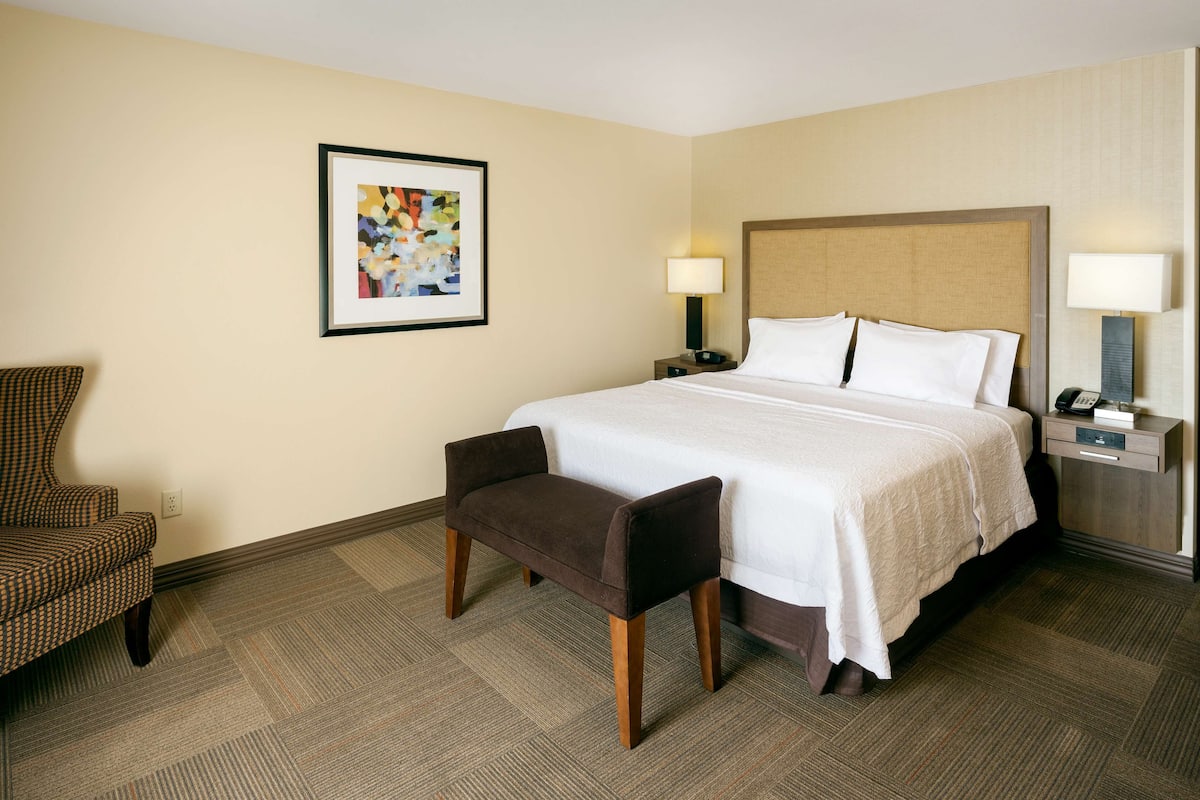 Hypo-allergenic bedding, in-room safe, blackout curtains