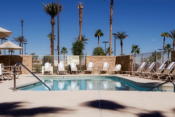 Outdoor pool, sun loungers