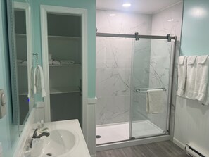 Apartment, 1 Bedroom | Bathroom