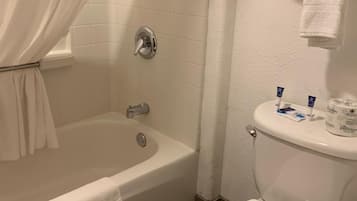 Combined shower/bathtub, free toiletries, hair dryer, towels