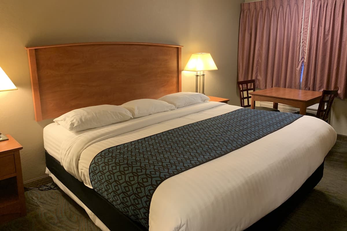 Desk, iron/ironing board, free WiFi, bed sheets