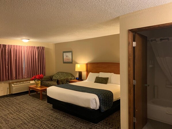 Premium bedding, desk, iron/ironing board, free WiFi
