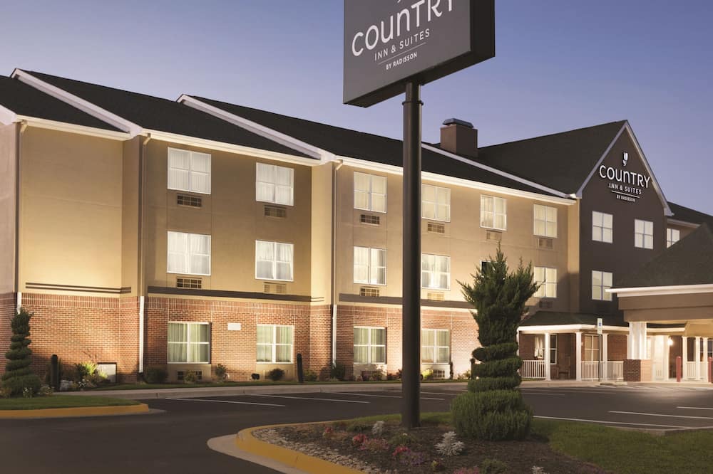 Country Inn & Suites by Radisson, Washington, D.C. East - Capitol Heights, MD