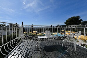 Suite, Ensuite (CJS) | Balcony view - Hotel Le Hameau (Saint-Paul-de-Vence)