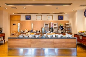 Free daily buffet breakfast