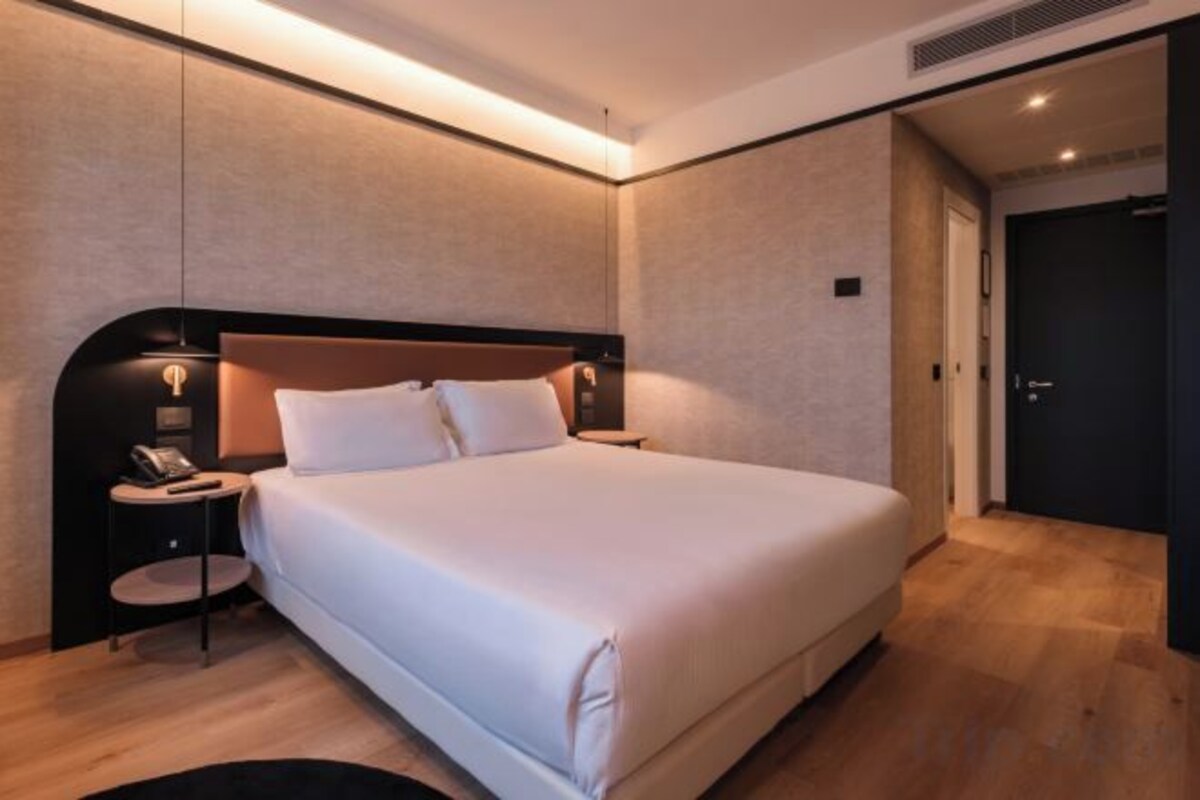 Minibar, caja fuerte, escritorio y espacio para trabajar con un portátil