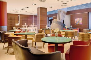 Buffet breakfast on weekdays (EUR 18 per person) - Savhotel Mantegna Padova (Padova)