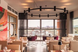 Breakfast, lunch and dinner served - Savhotel Mantegna Padova (Padova)