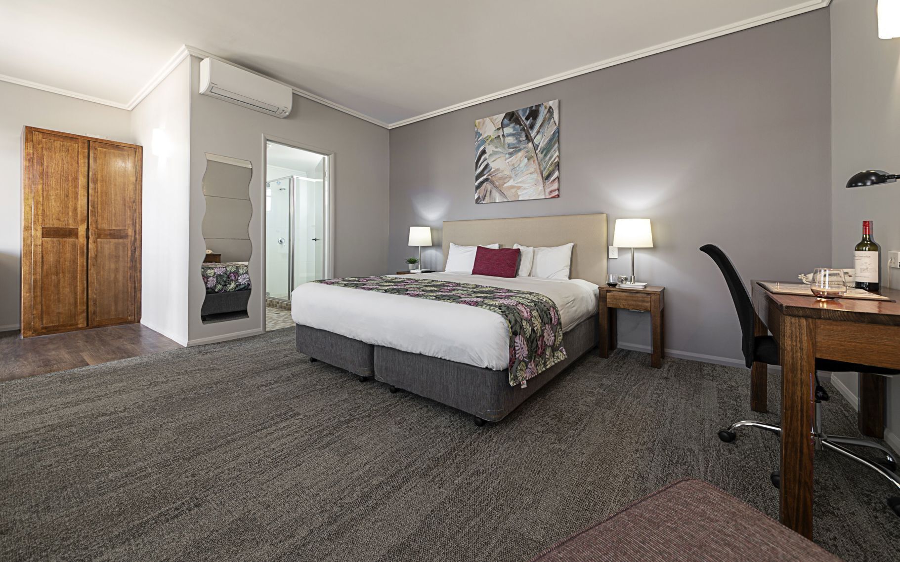 Minibar, desk, soundproofing, iron/ironing board