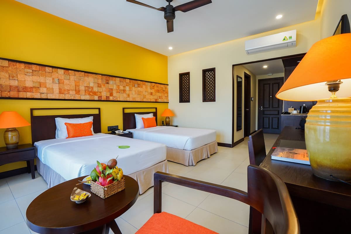 Superior Deluxe Twin | Minibar, in-room safe, individually decorated, individually furnished