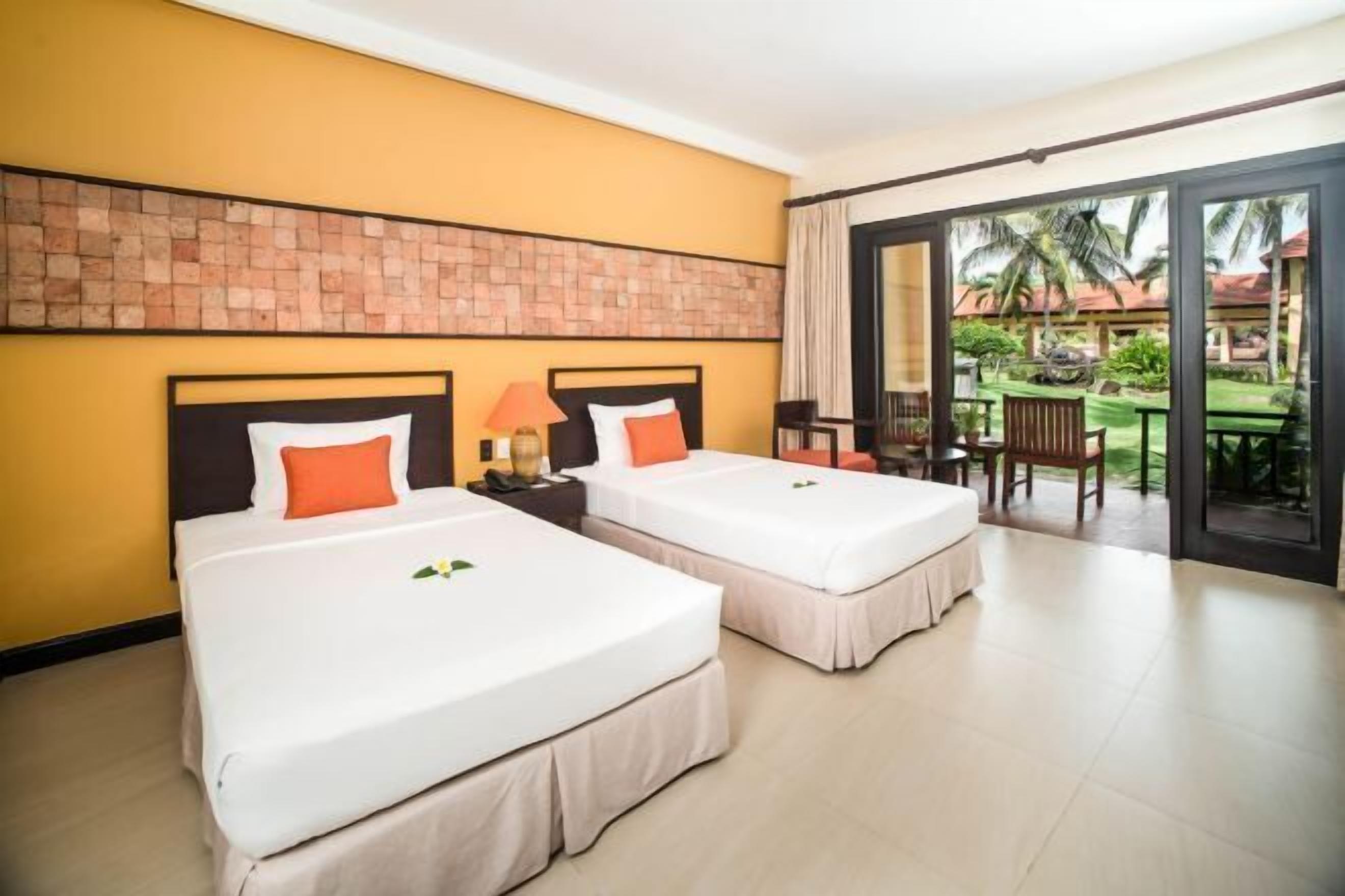 Minibar, in-room safe, individually decorated, individually furnished