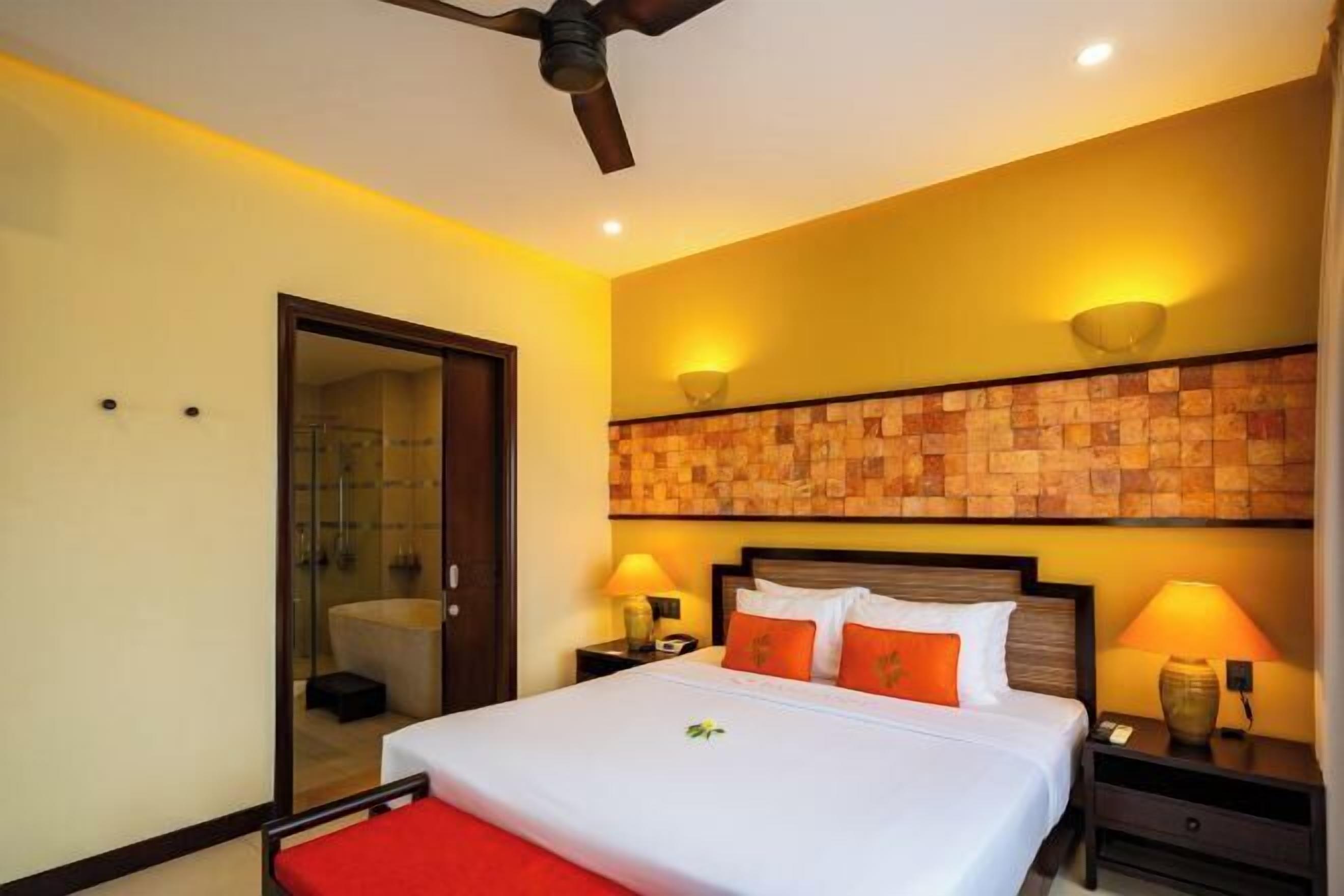 Minibar, in-room safe, individually decorated, individually furnished