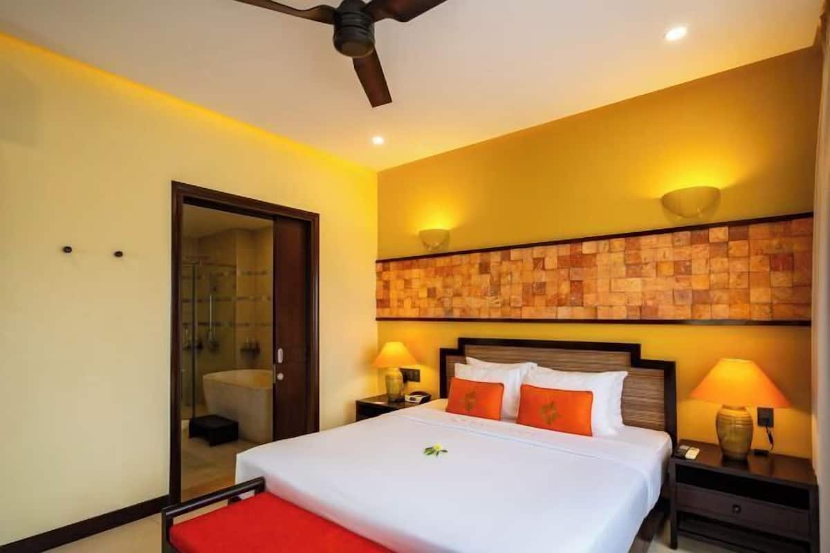 Minibar, in-room safe, individually decorated, individually furnished