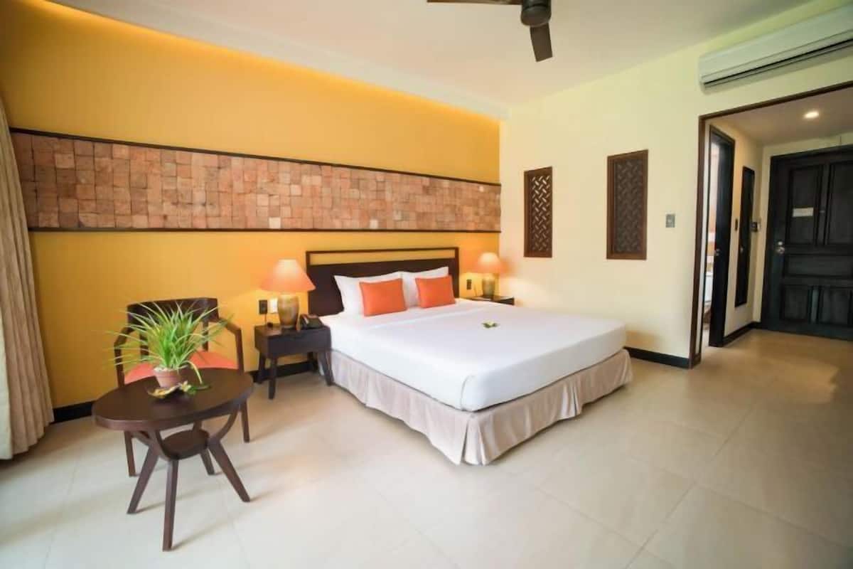 1 bedroom, minibar, in-room safe, individually decorated
