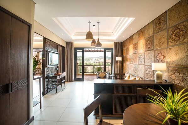 Signature Suite | Living area | LCD TV