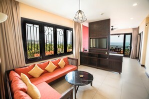 Executive Suite | Living area | LCD TV - Pandanus Resort (Phan Thiet)