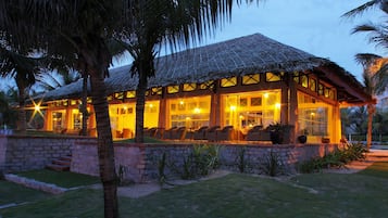 Poolside bar