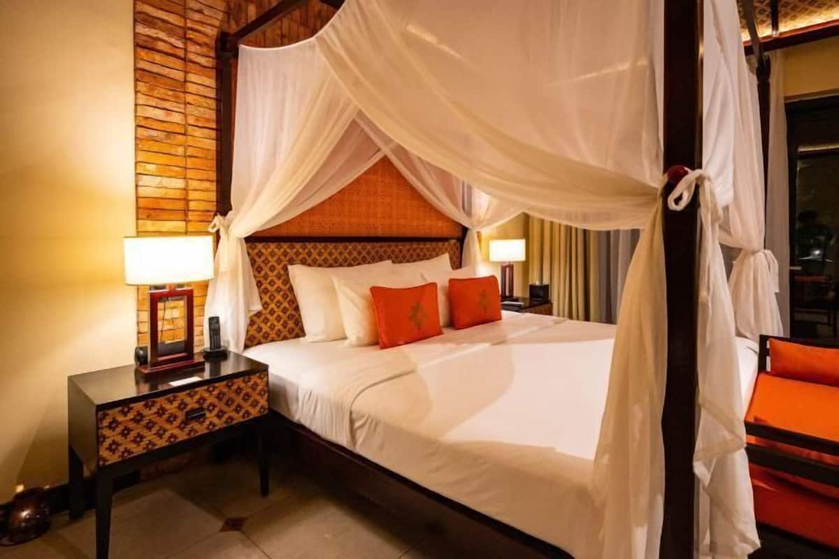 Minibar, in-room safe, individually decorated, individually furnished